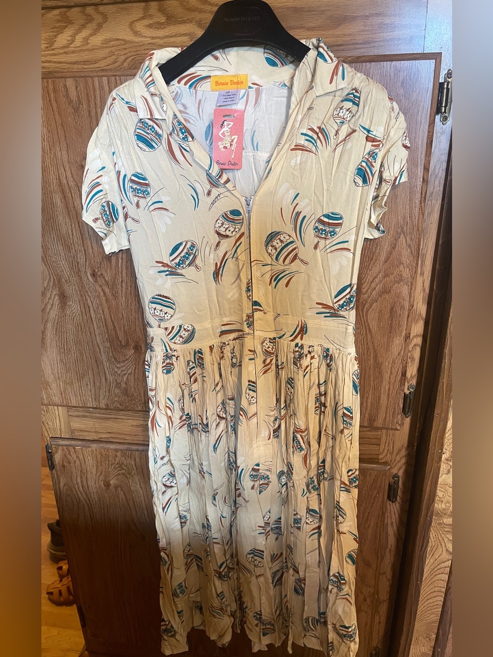 Bernie Dexter *RARE* Kelly Dress in Rayon Maracas print size Large NWT